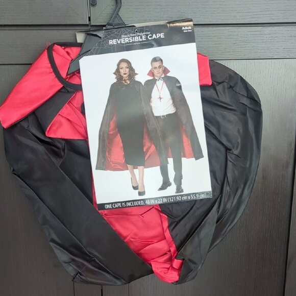 Adult Reversible Black and Red Cape - NWT - Picture 1 of 3